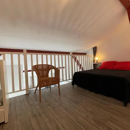 Laguntzarekin 別荘 *