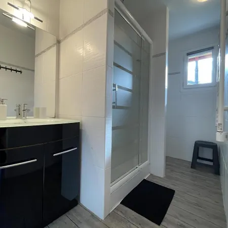 Laguntzarekin 別荘